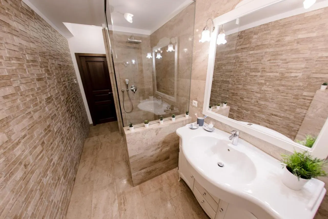 Luxury Down Town Daire Bükreş