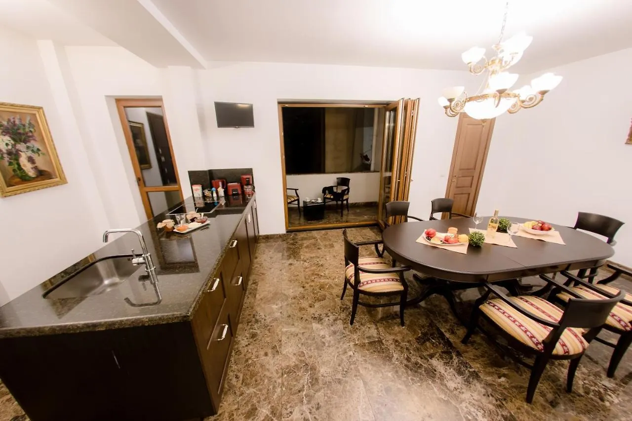 Luxury Down Town Daire Bükreş 0*,  Romanya